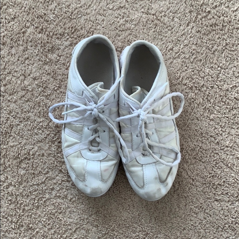 Nfinity Evolution Cheer Sneakers